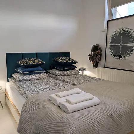 Royal Gardens Panorama By Cooee *